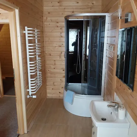 Dom Bzy I Magnolie Pojezierze Drawskie بيت للعطل Lubowo (Szczecinek)